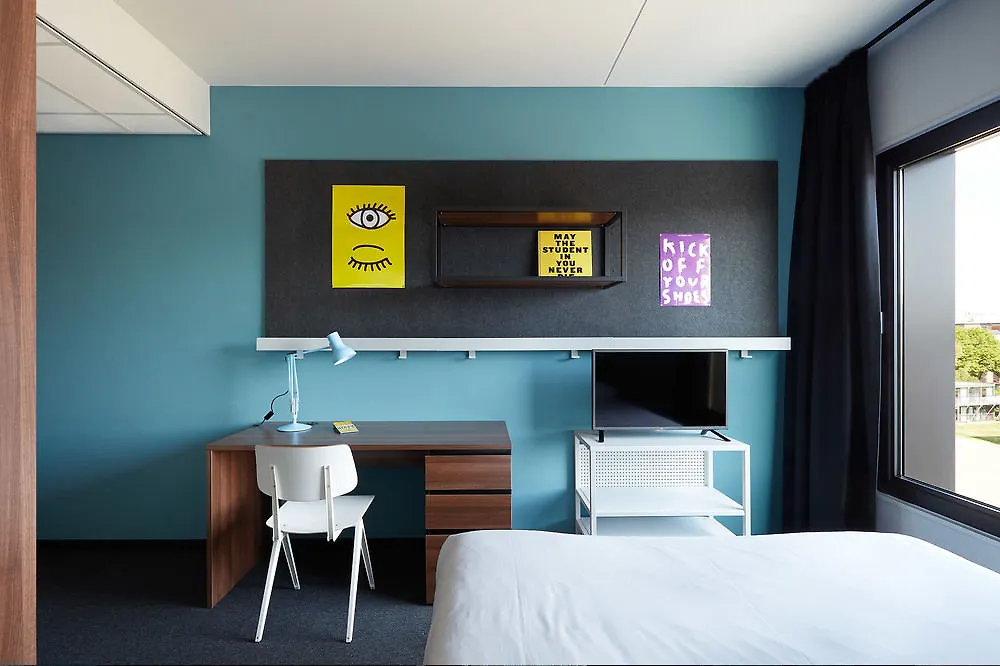 The Social Hub Eindhoven Hotel 4*,